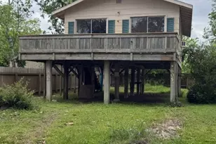 605 S Guadalupe St, Port Lavaca, TX 77979 - Photo 2