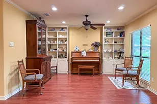 1329 Donovan St, Gonzales, TX 78629 - Photo 4