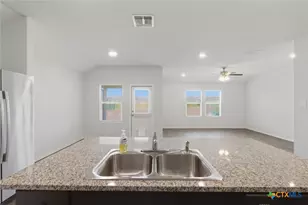 716 Monarch Dr, Seguin, TX 78155 - Photo 6