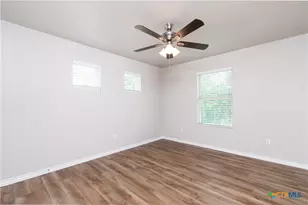 2361 S Wall St, Belton, TX 76513 - Photo 14