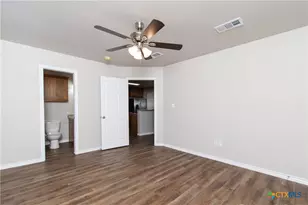 2361 S Wall St, Belton, TX 76513 - Photo 8