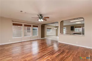 851 Camel Back Dr, New Braunfels, TX 78130 - Photo 2