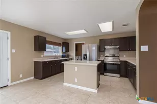 851 Camel Back Dr, New Braunfels, TX 78130 - Photo 8