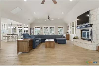 642 Phantom Rider Trail, Spring Branch, TX 78070 - Photo 8