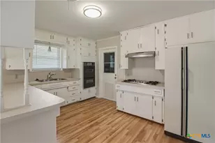 2410 Robin Rd, Temple, TX 76502 - Photo 6