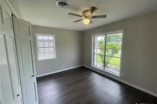 2006 Bon Aire Ave, Victoria, TX 77901 - Photo 16