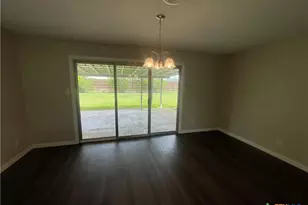 2006 Bon Aire Ave, Victoria, TX 77901 - Photo 8