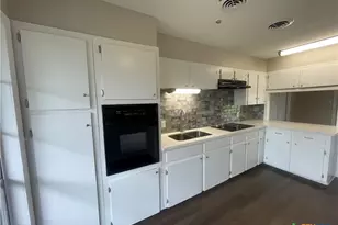 2006 Bon Aire Ave, Victoria, TX 77901 - Photo 4