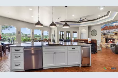 1909 Hunters Cove, New Braunfels, TX 78132 - Photo 10