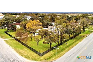3202 N Travis Ave, Cameron, TX 76520 - Photo 8