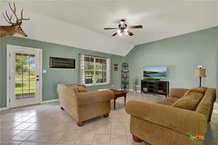 175 Creekwood Dr, Gonzales, TX 78629 - Photo 12
