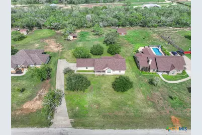 175 Creekwood Drive, Gonzales, TX 78629 - Photo 8
