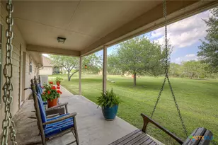 175 Creekwood Dr, Gonzales, TX 78629 - Photo 28