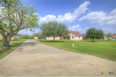 175 Creekwood Drive, Gonzales, TX 78629 - Photo 6