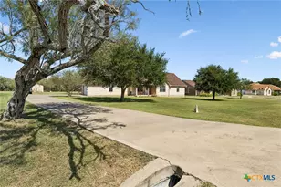 175 Creekwood Dr, Gonzales, TX 78629 - Photo 46
