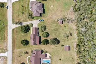 175 Creekwood Dr, Gonzales, TX 78629 - Photo 36
