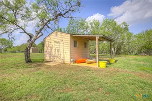 175 Creekwood Dr, Gonzales, TX 78629 - Photo 30