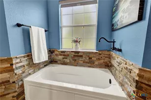 175 Creekwood Dr, Gonzales, TX 78629 - Photo 18