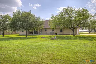 175 Creekwood Dr, Gonzales, TX 78629 - Photo 36