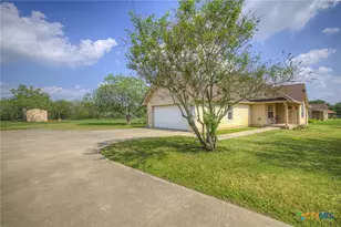 175 Creekwood Dr, Gonzales, TX 78629 - Photo 6