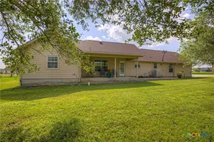 175 Creekwood Dr, Gonzales, TX 78629 - Photo 32