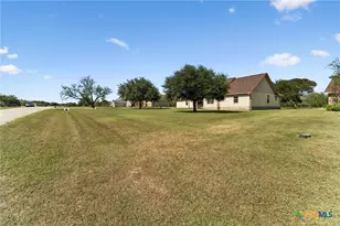 175 Creekwood Dr, Gonzales, TX 78629 - Photo 28
