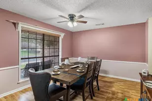 403 Alamogordo Dr, Victoria, TX 77904 - Photo 4