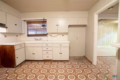 2903 Gayle Street, Victoria, TX 77901 - Photo 8
