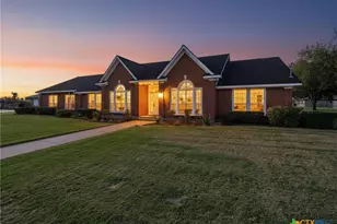 714 Louisiana Ave, Shiner, TX 77984 - Photo 1