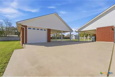 714 Louisiana Avenue, Shiner, TX 77984 - Photo 36
