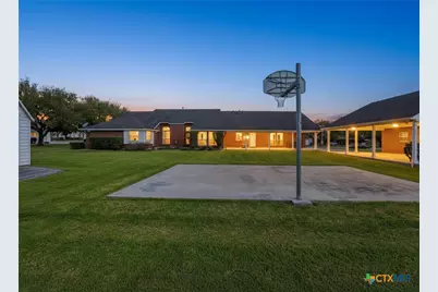 714 Louisiana Avenue, Shiner, TX 77984 - Photo 6