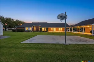 714 Louisiana Ave, Shiner, TX 77984 - Photo 6