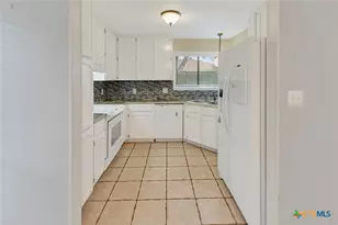 405 Roanoke Dr, Victoria, TX 77904 - Photo 6
