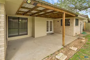 405 Roanoke Dr, Victoria, TX 77904 - Photo 16