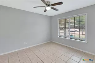 405 Roanoke Dr, Victoria, TX 77904 - Photo 12