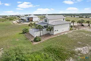 460 Bay Club Dr, Seadrift, TX 77983 - Photo 4