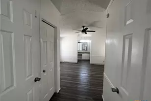 1405 Harris Hill Rd, San Marcos, TX 78666 - Photo 4