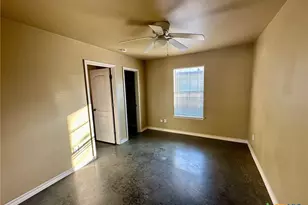 1400 Clyde St, San Marcos, TX 78666 - Photo 8