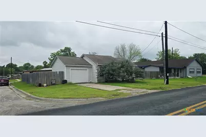 1801 Pleasant Green Drive, Victoria, TX 77905 - Photo 2