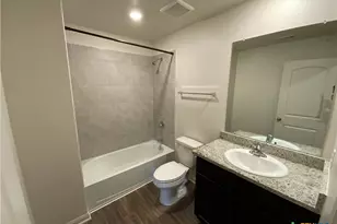 1024 Riverdale Cove, Jarrell, TX 76537 - Photo 14
