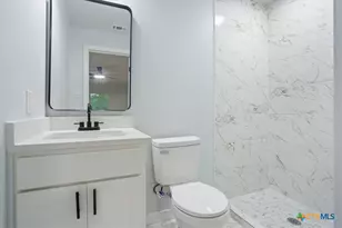 1412 E Avenue D, Temple, TX 76501 - Photo 18