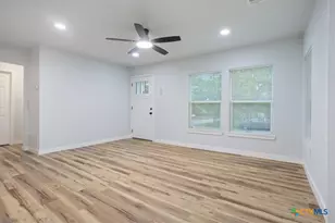 1412 E Avenue D, Temple, TX 76501 - Photo 4