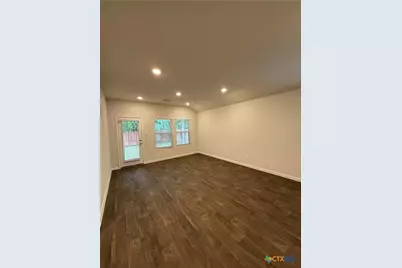 210 Addison Place, Lockhart, TX 78644 - Photo 4