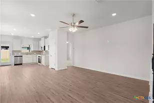 890 Farmhouse Trl, New Braunfels, TX 78130 - Photo 10
