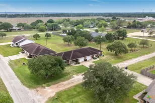 123 & 125 6th St, Vanderbilt, TX 77991 - Photo 22