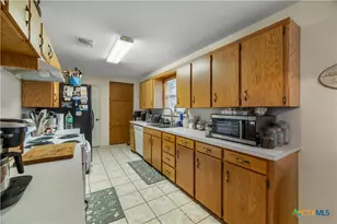 123 & 125 6th St, Vanderbilt, TX 77991 - Photo 6