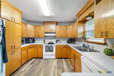 394 Navidad, Vanderbilt, TX 77991 - Photo 10