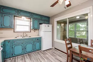 225 Swallow Dr, Palacios, TX 77465 - Photo 14