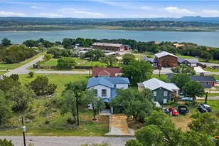 131 Friendlywood Dr, Canyon Lake, TX 78133 - Photo 2