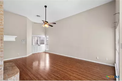 201 Amhurst Street, Victoria, TX 77904 - Photo 6